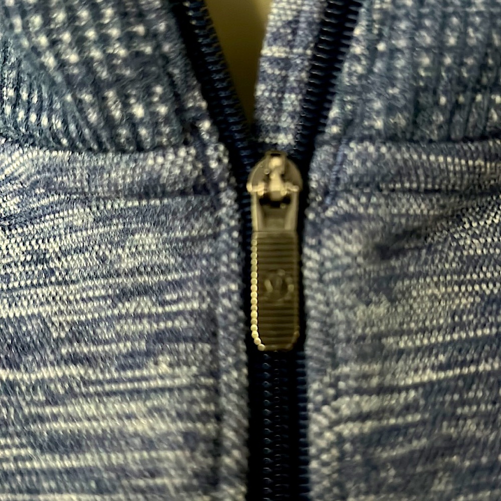 Lululemon Blue Long Sleeve Shirt Top **Size 4** - Picture 3 of 6
